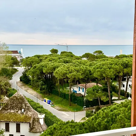 With Stunning Sea View - Wi-fi, Free Parking, Large Terrace And Comfort Apartment Lignano Sabbiadoro